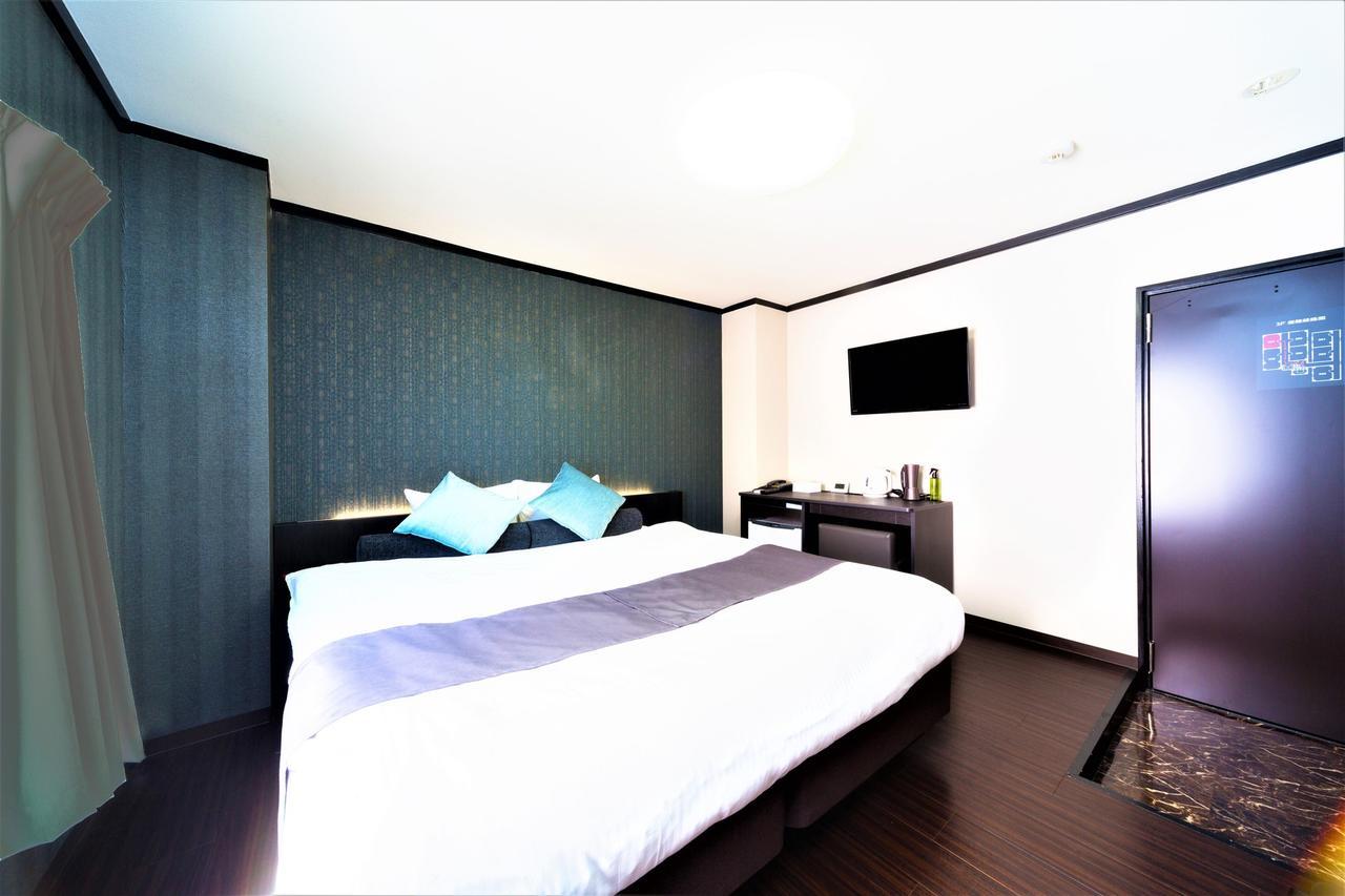 Hirakata Crystal Hotell Eksteriør bilde